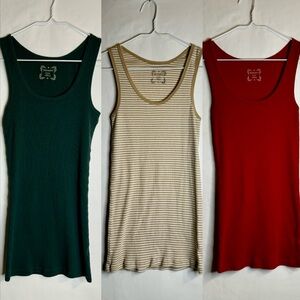 ✨3 Old Navy tank tops, 1 deal! ✨ Sz Small